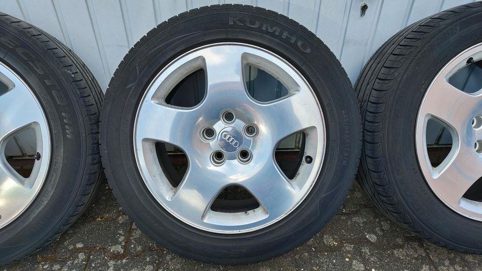 Audi A8 D2 Parabol Felgen 5x112 ET48 17Zoll in Karben