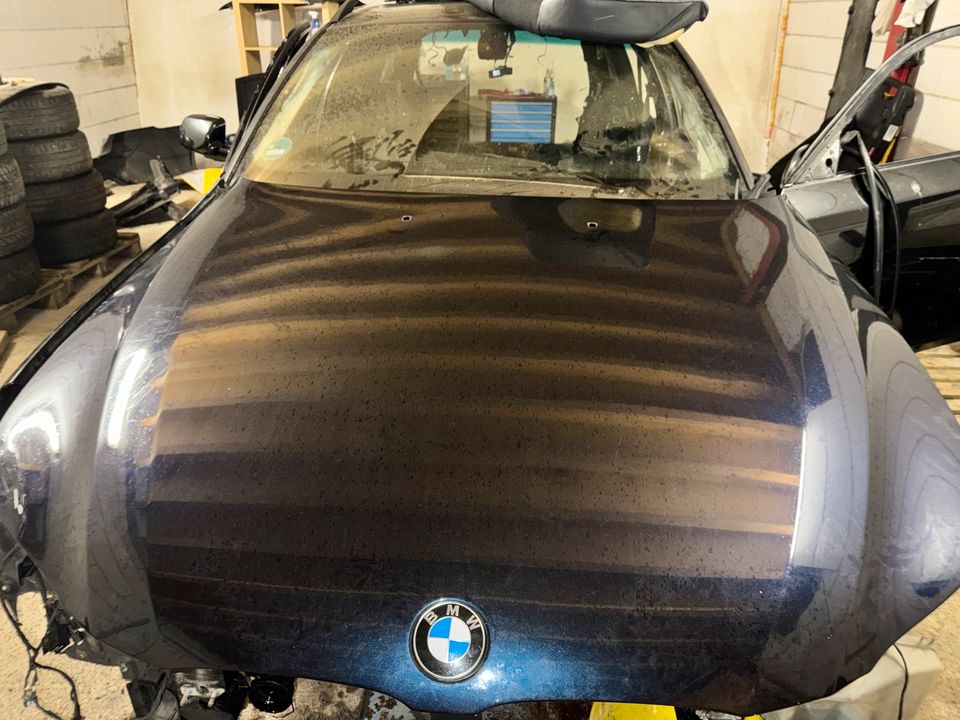 BMW E61 E60 Motorhaube Carbonschwarz in Unterschneidheim