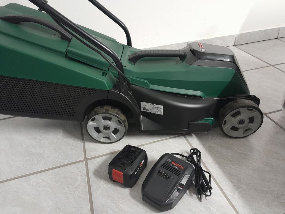 Bosch Akku-Rasenmäher CityMower 18V-32-300 incl. Akku, Ladegerät in Gladbeck