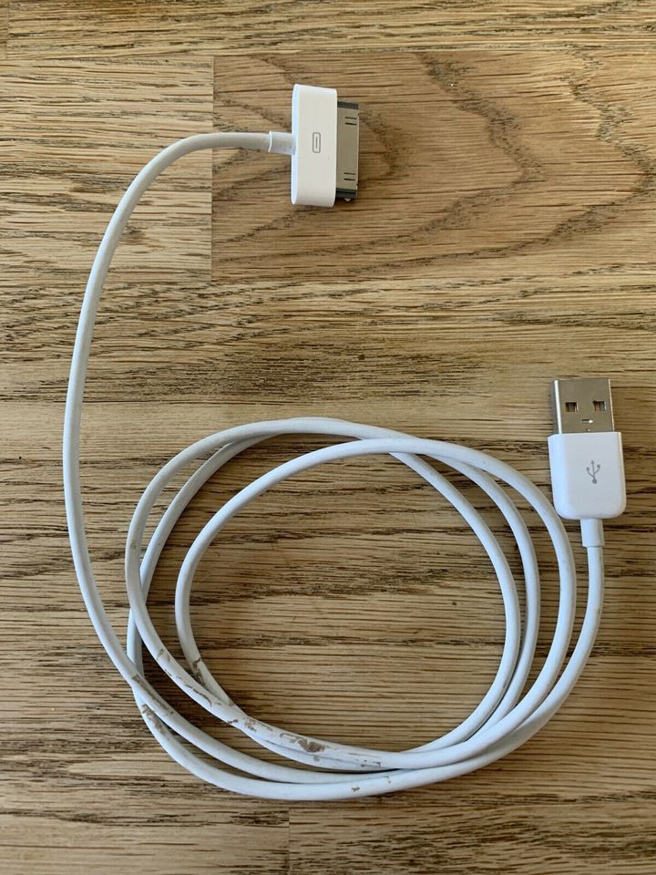 Apple iPhone / iPod / iPad 30 Pin USB Kabel in Tuttlingen
