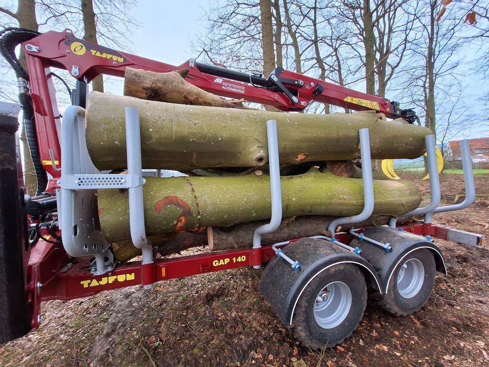 Rückewagen , Holztransport , Brennholz in Bad Iburg