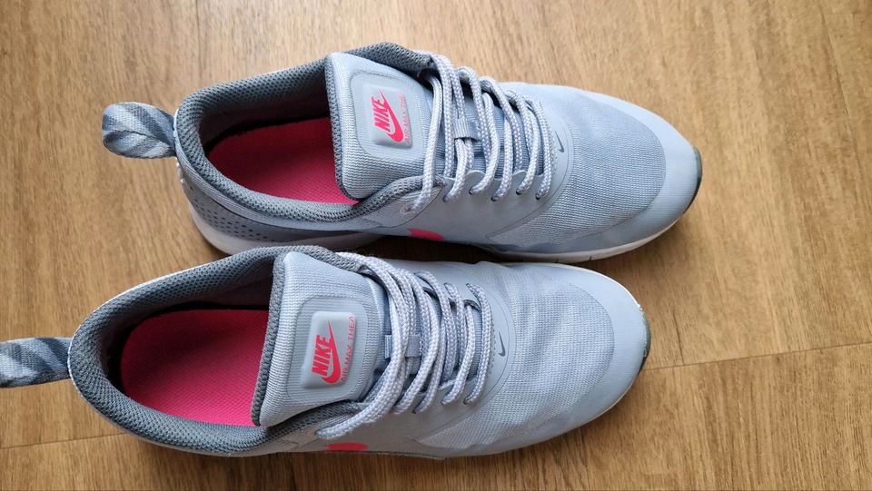 Nike Air Max Thea grau / pink gr. 38,5 Schuhe in Wittmund