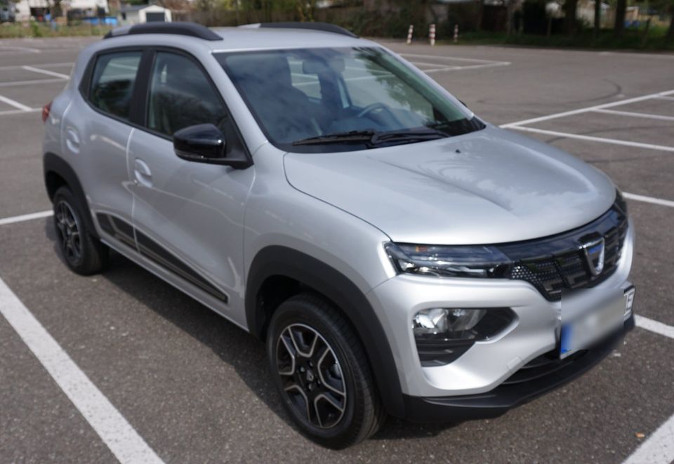 Dacia Spring Comfort Plus CCS Vollausstattung + Alu usw., 80 km ! in Saarbrücken