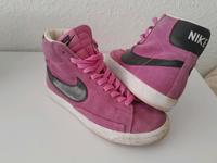 Mädchen Nike Schuhe/ Boots Gr 36,5 Nordrhein-Westfalen - Werne Vorschau