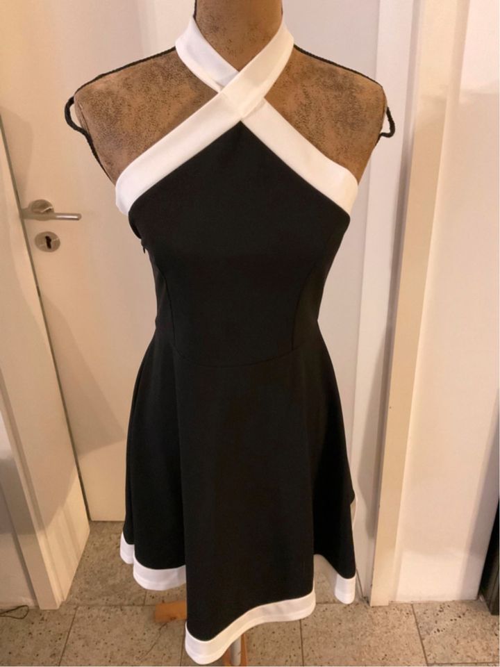 Besonderes Kleid Gr.36/38, Midi, Anlässe, schwarz-creme, wie neu in Hannover