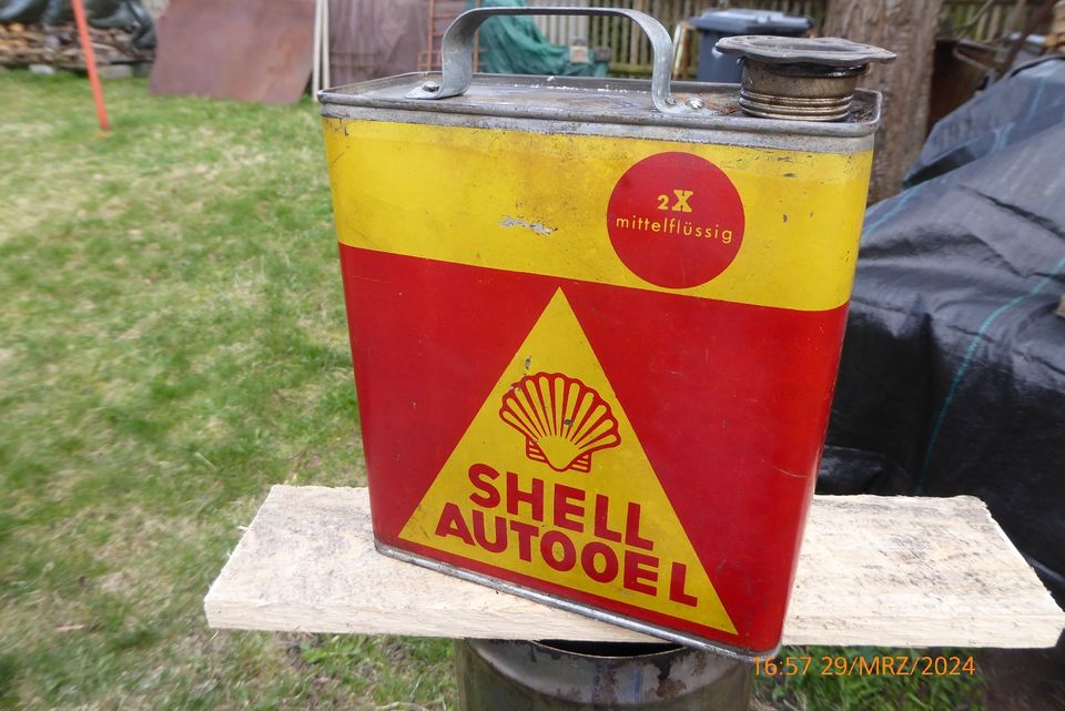 Shell Oil Can - Shell Autooel uralte Öldose in Auerbach (Vogtland)