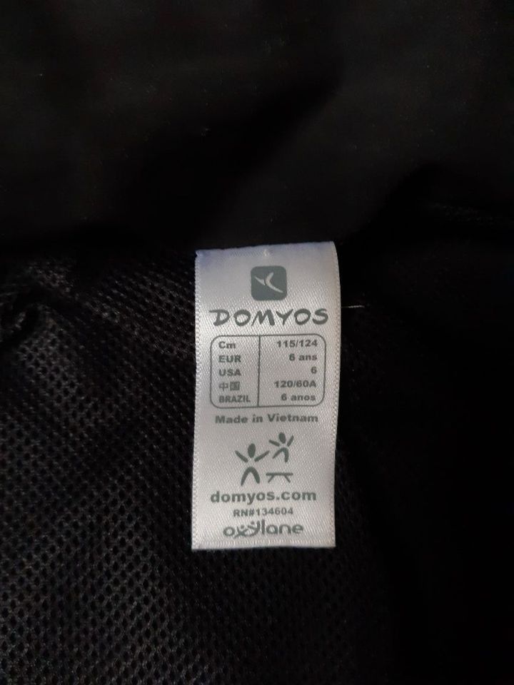 Trainingsjacke, Gr. 116, schwarz, Domyos in Markt Schwaben