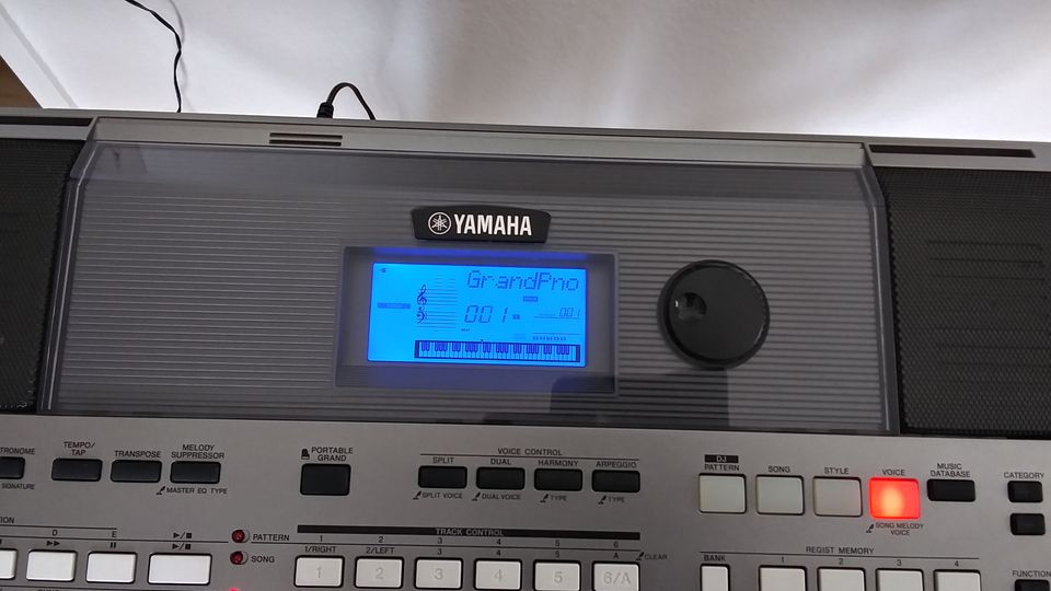 Keyboard Yamaha E433 in Düsseldorf