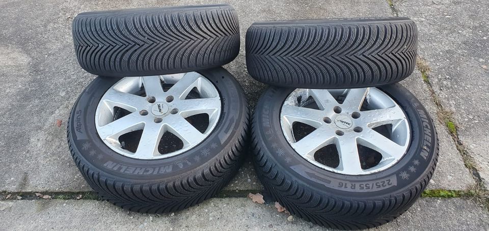 Winterräder 225 55 16 Michelin 8/9mm DOT 17 Audi A4 Mercedes W212 in Colditz