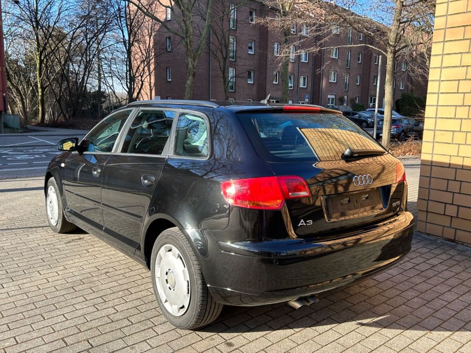 Audi A3 Sportback 1.9 TDI Attraction/PDC/KLIMAAUTO/SH in Essen