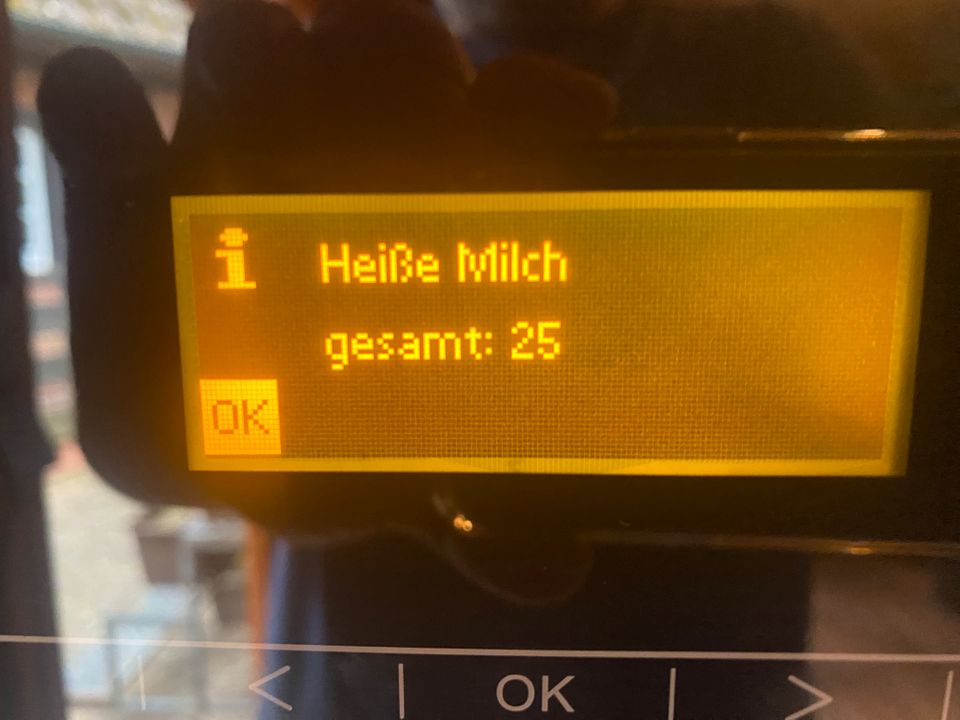 Miele CVA 5065 Kaffevollautomat gebraucht in Reppenstedt