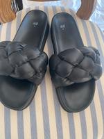 Slipper / Latschen H&M 39 schwarz Niedersachsen - Garrel Vorschau