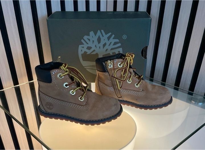 Stylische TIMBERLAND Boots / Halbstiefel (Gr. 23) in Frankfurt am Main