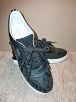 Geox Sneaker Gr 39 kaum getragen gelochtes Leder Rheinland-Pfalz - Kappeln Vorschau