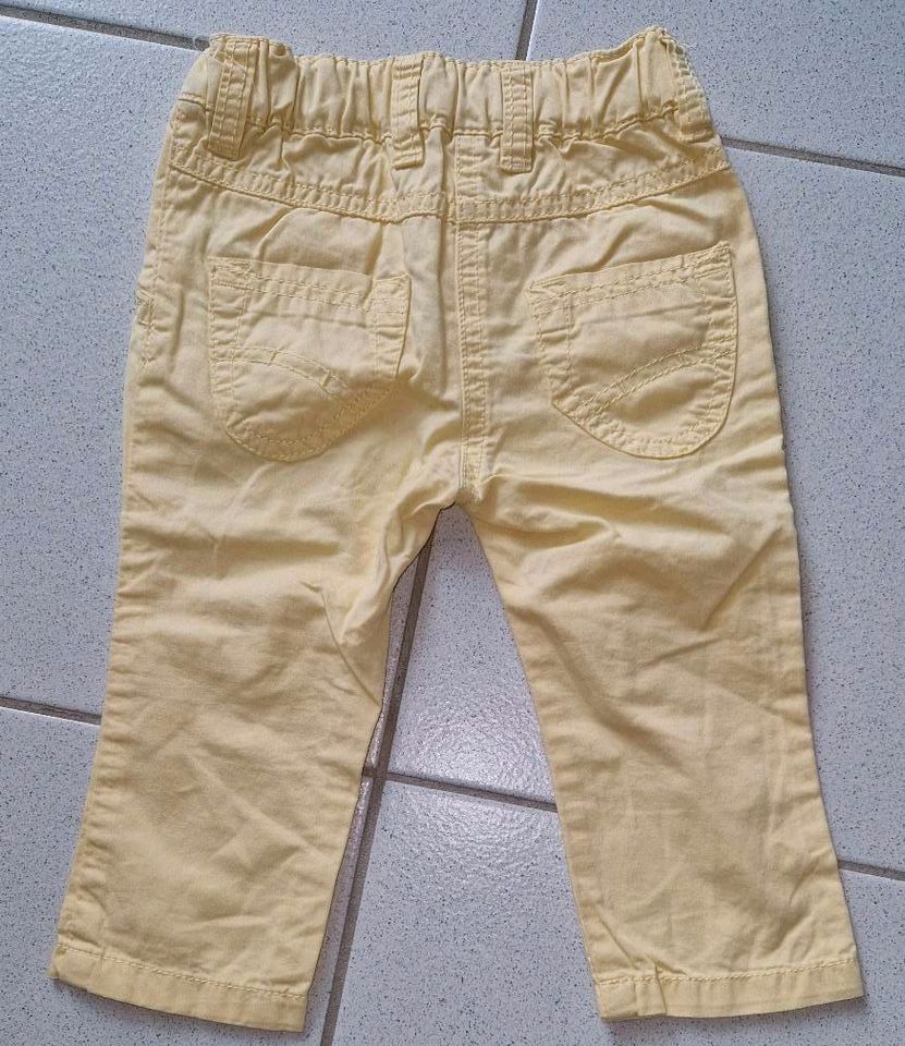 Chino Hose Stoffhose Baby gelb Gr. 74/80 in Bellheim