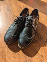 Oxford Damenschuhe Silber/Hologramm Größe 40 Stuttgart - Feuerbach Vorschau