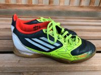 Adidas Halleschuhe, Sportschuhe, Turnschuhe Größe 33 Hessen - Linsengericht Vorschau