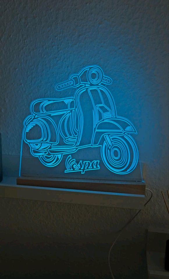 Plexiglasschild Vespa LED Gravur in Viersen