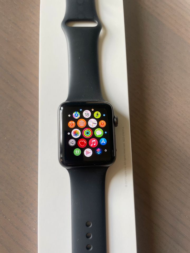 Apple Watch 3 42mm in Herzogenaurach