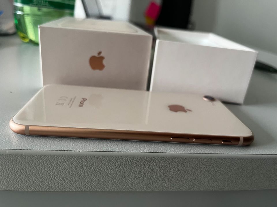 Apple IPhone 8 64 GB Roségold - sehr guter Zustand. Kein Versand in Swisttal