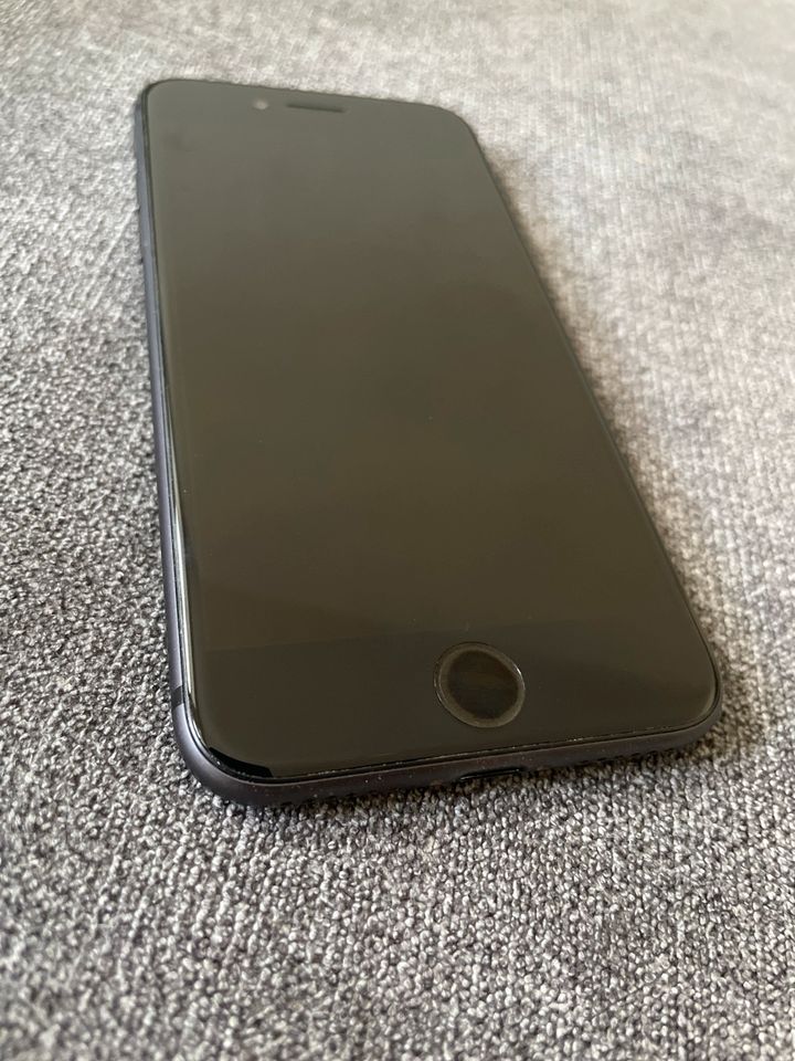 iPhone 8 64GB in Rostock