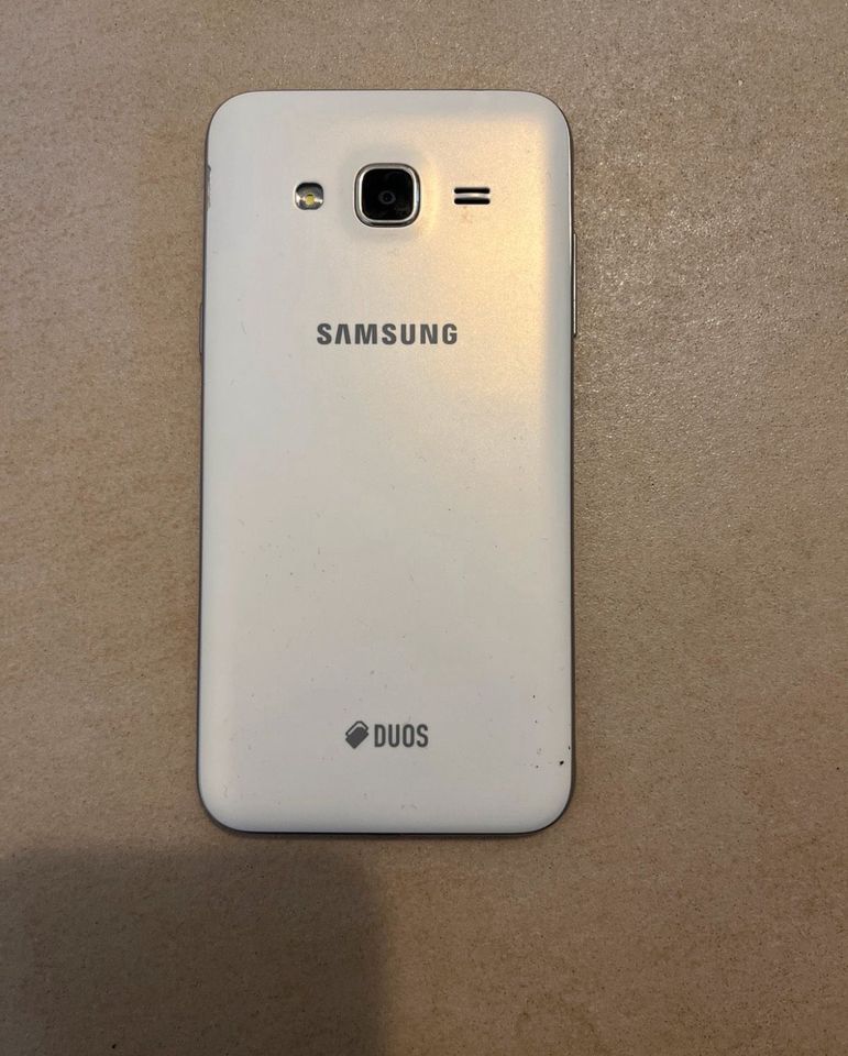 Samsung Galaxy J3 6 DUO in Mettmann