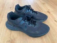 Sneaker Schuhe Sportschuhe Laufschuhe Gr 44,5 Nike Bayern - Spiegelau Vorschau