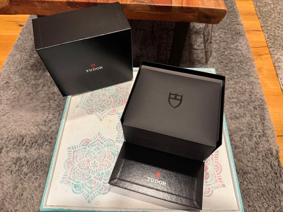 Tudor Black Bay GMT 79830RB aus 07/2023 Full-Set inkl. Rechnung in Offenburg