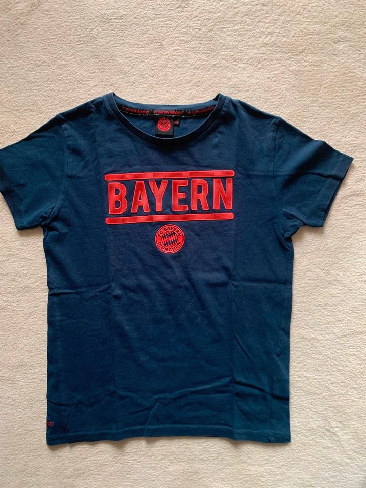 FC Bayern München T-Shirt Gr. 164 in Ruhpolding