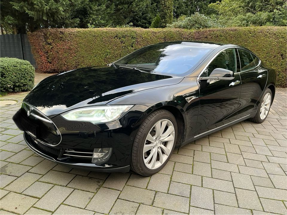 Tesla Model S free 70D  Supercharger Free, CCS aktiv in Diepholz