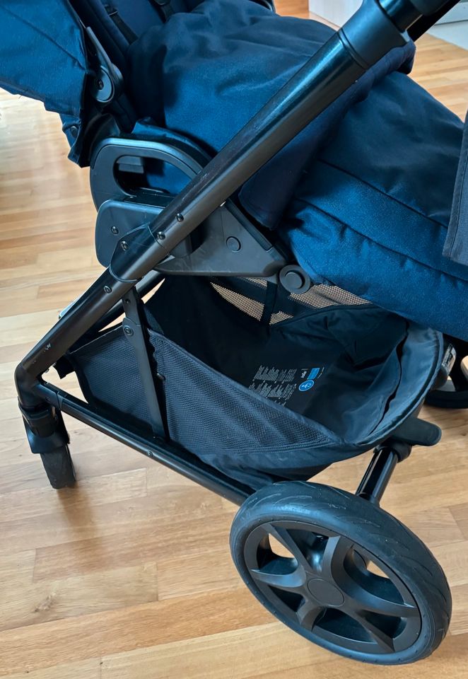 Joie Kinderwagen mit Babyschale, Buggysitz in Leipzig