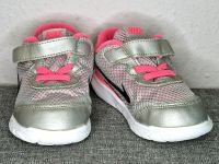 Nike Turnschuhe Sneaker silber pink Größe 25 Hessen - Fuldabrück Vorschau