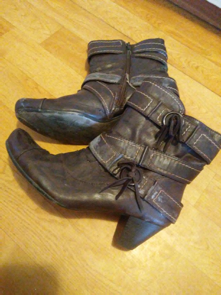 Stiefeletten in Edertal