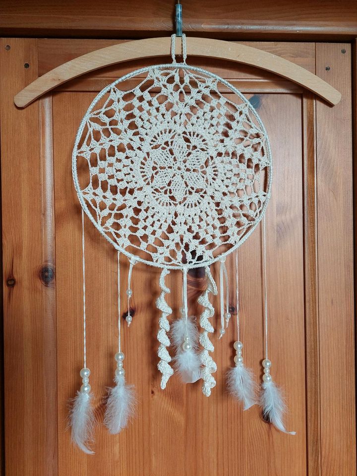 Selbstgemachter Traumfänger dreamcatcher boho Esoterik handmade in Leipzig