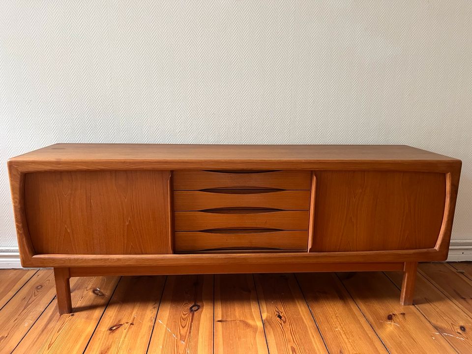 Verkauft -Teak Sideboard Dyrlund 60er Mid Century Kommode in Berlin