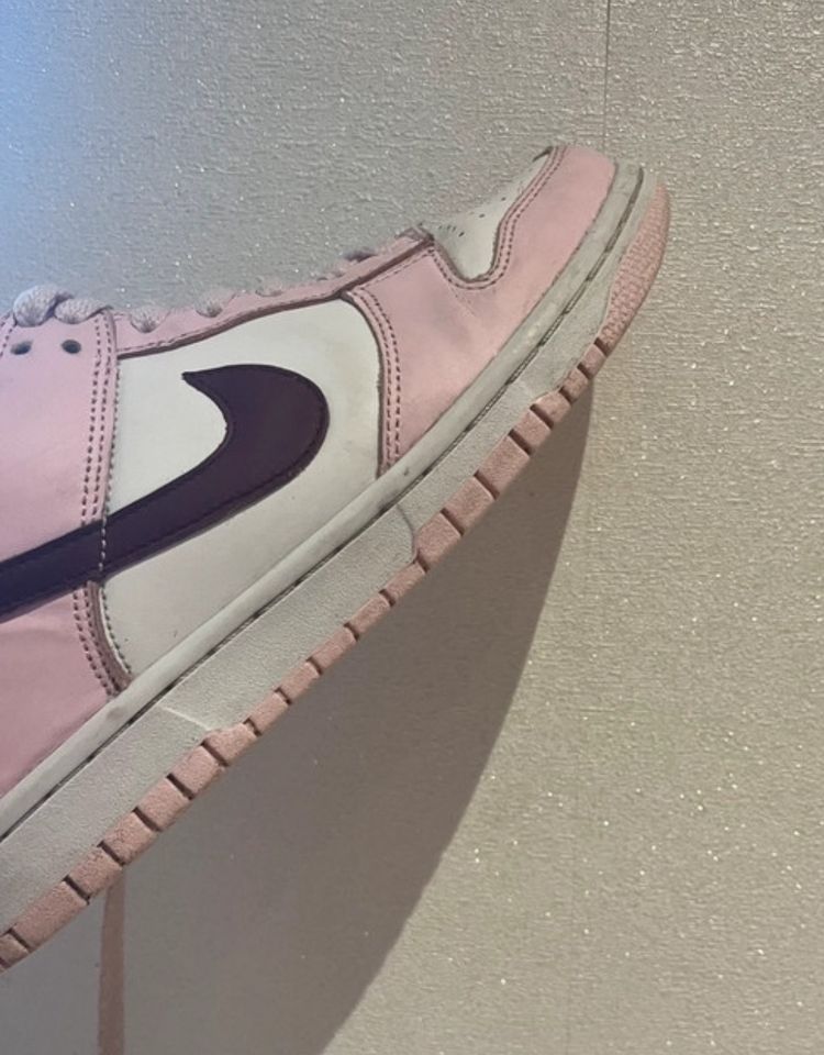 Nike dunk low pink in Riesenbeck