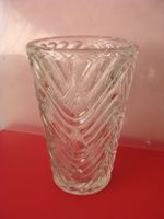 Vase Kristallglas schwer und standfest 60er Jahre / 21 cm hoch Berlin - Lichtenberg Vorschau