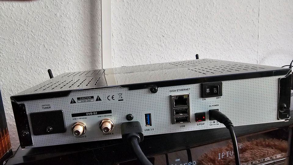 Gigablue UHD UE 4K Satellitenreceiver 1TB Festplatte in Homberg