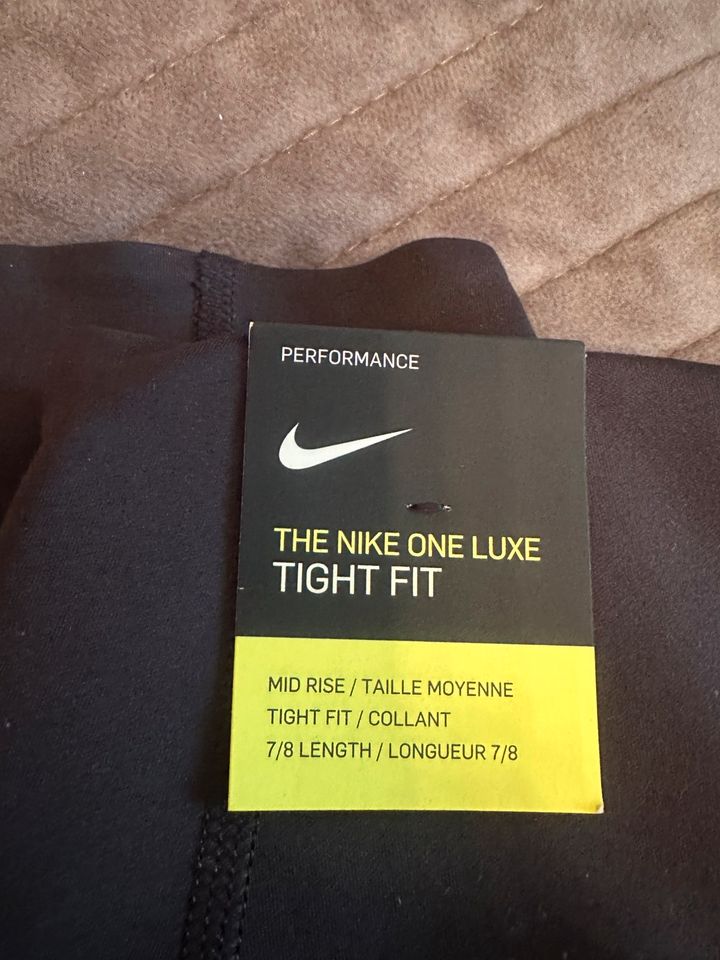 Nike Training Pant schwarz Gr S  NEU in Augsburg