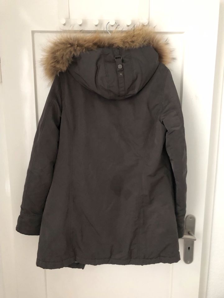 Daunenjacke Parka Winterjacke in Frankfurt am Main