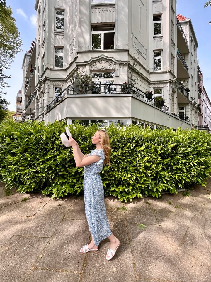 Kleid hellblau ♡ mit Leomuster aus Pariser Boutique in Hamburg