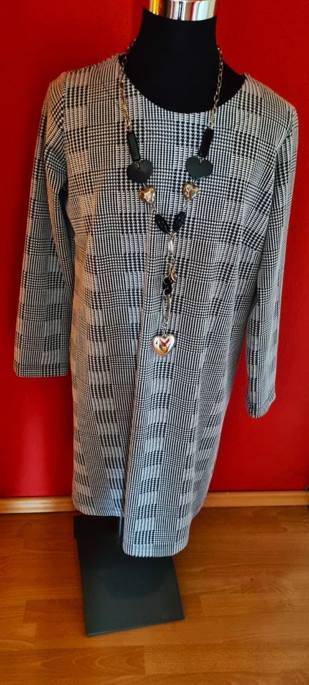 Clarina elegantes kariertes Kleid gr 46 einmal getragen in Ölbronn-Dürrn
