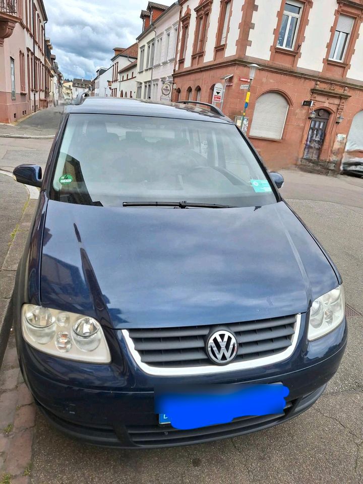 Volkswagen Touran in Kaiserslautern