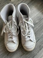Nike Blazer mid  77 Woman Retro Gr 39 Turnschuhe Hessen - Baunatal Vorschau