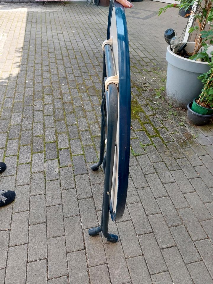 Tisch rund klappbar 84 cm Durchmesser in Pulheim