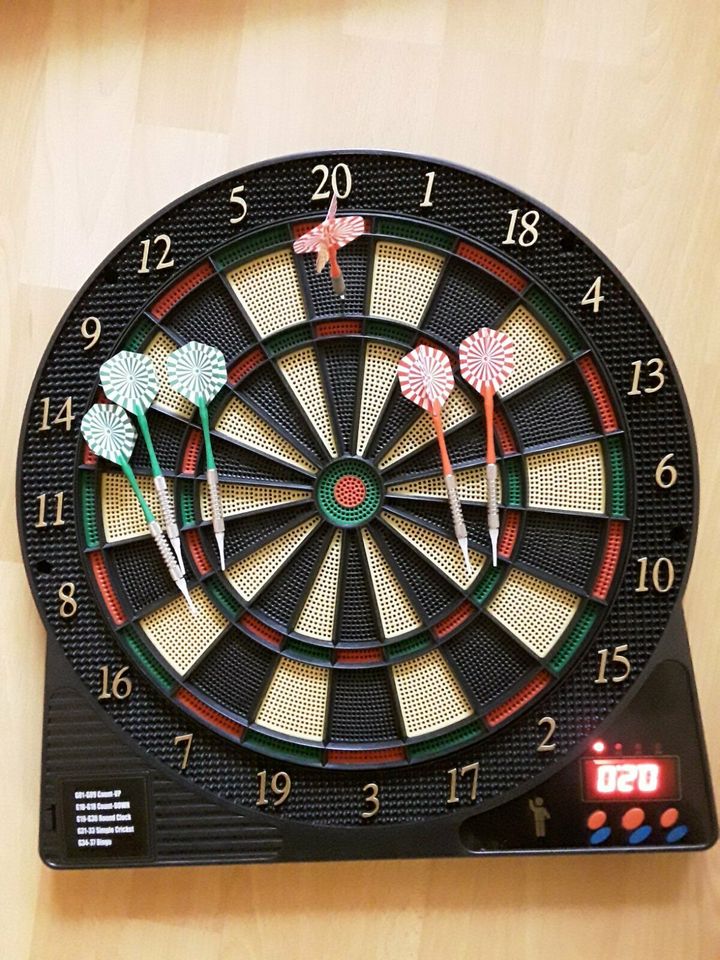 Elektronisches  Dartspiel  ♥️ noch  zu haben in Wolfenbüttel