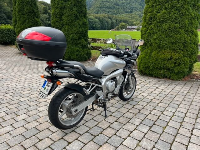 Yamaha Faser FZ6 in Aschau im Chiemgau