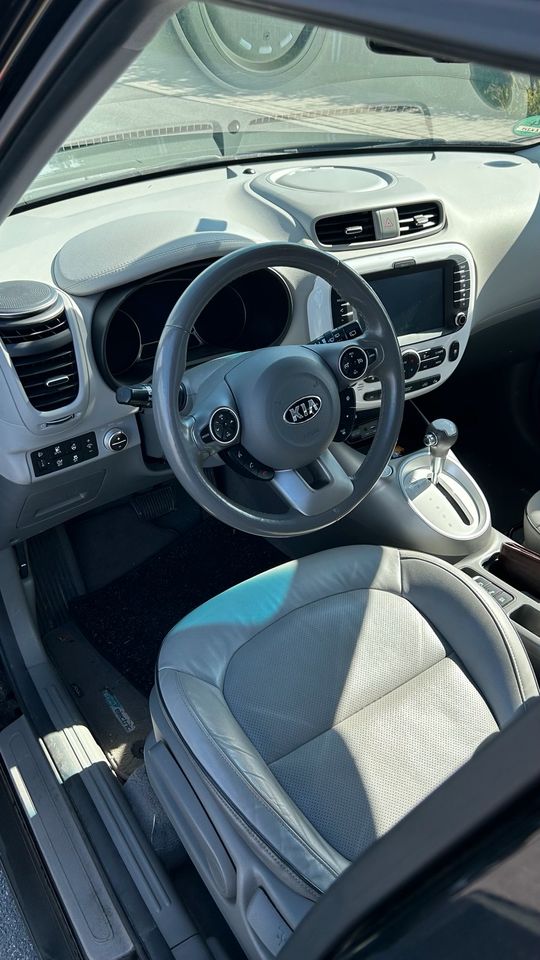 Kia Soul E 30kwh KLIMA, Apple CarPlay, Sitzbelüftung in Euerbach