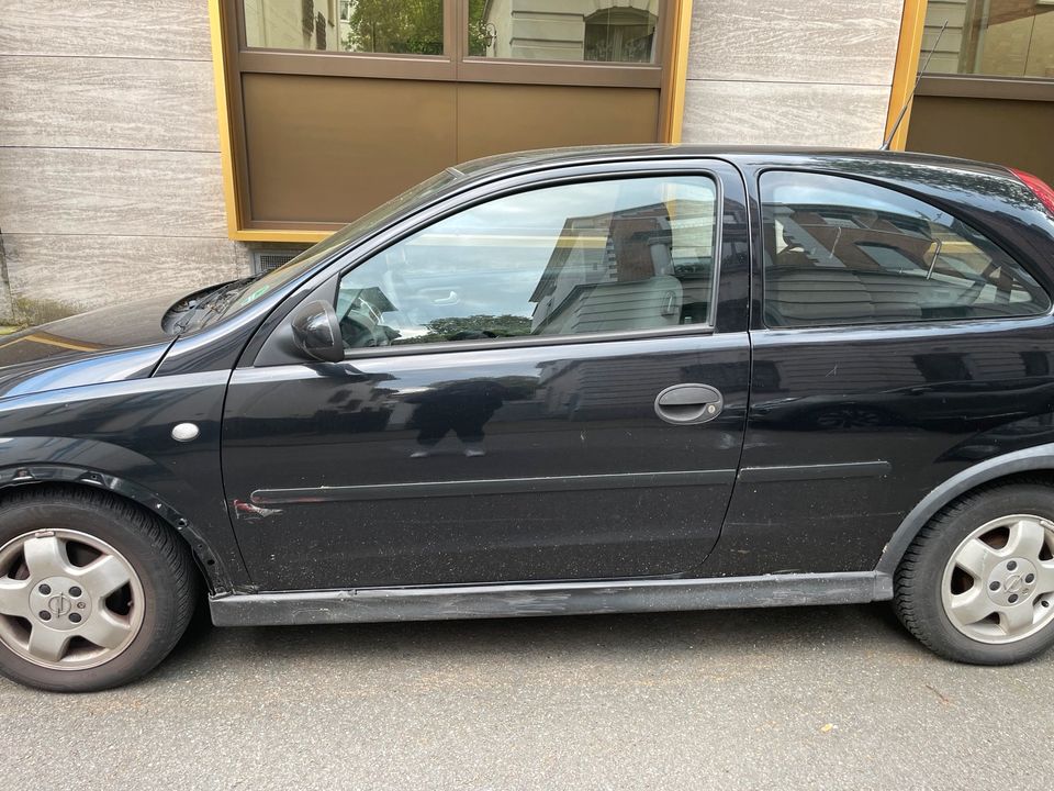 Opel Corsa C 1.0 in Duisburg