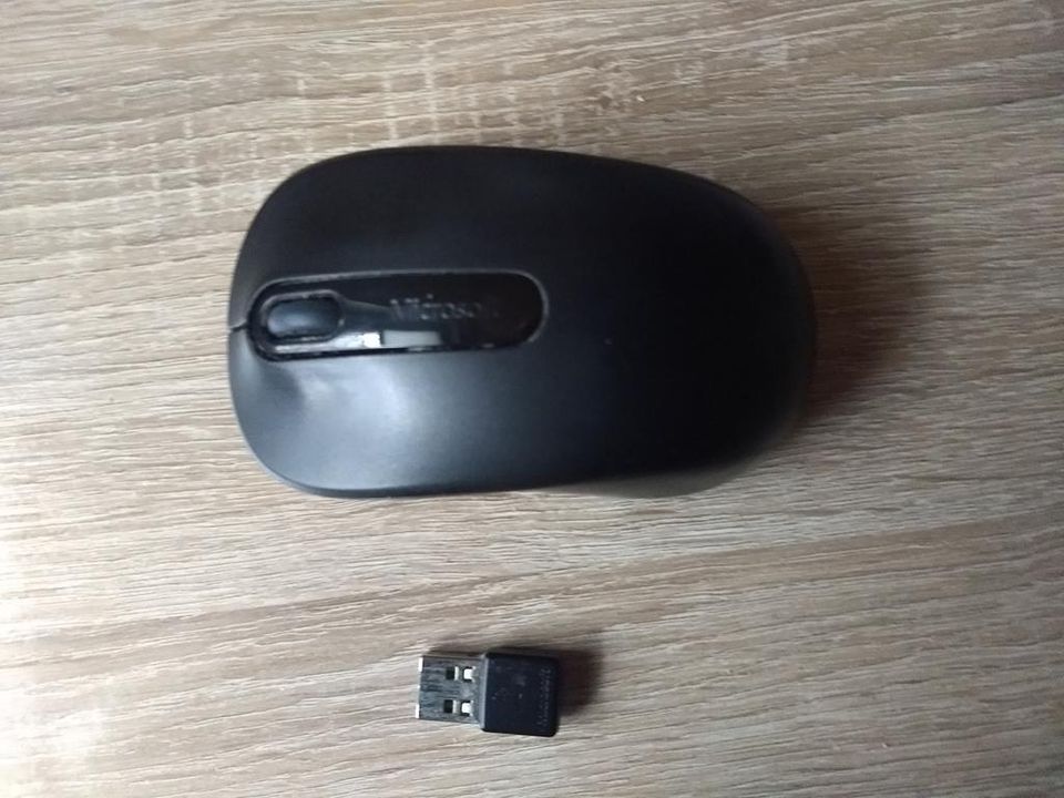 Microsoft QWERTZ Tastatur Wireless Keyboard + 3-Tasten-Maus in Oerlinghausen